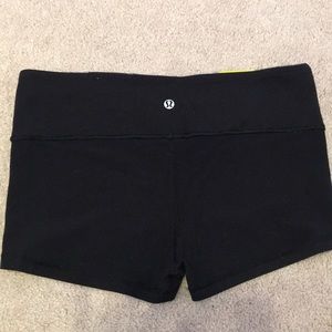 Lululemon athletic shorts 🍋